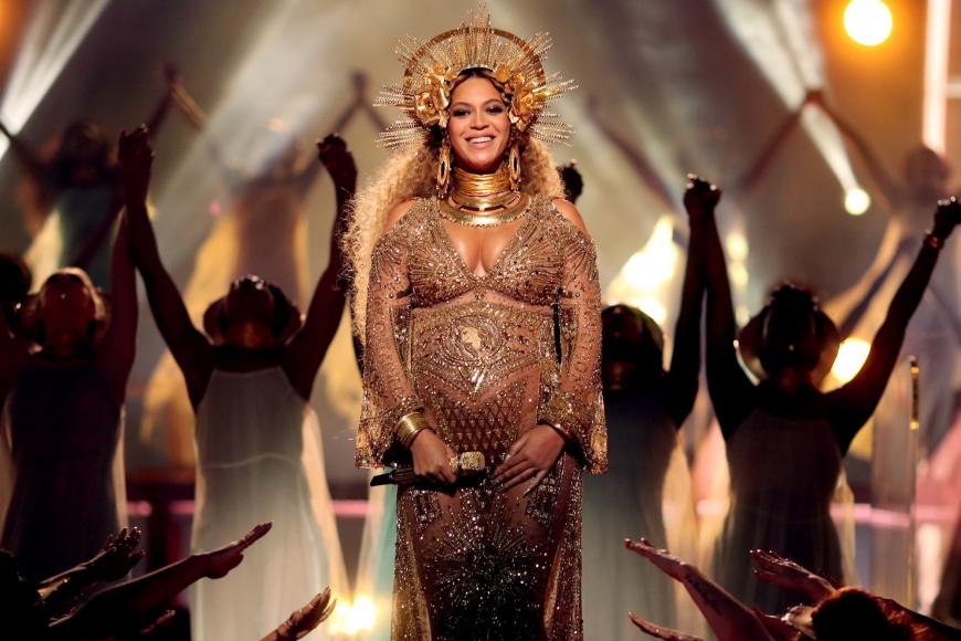 5 Celebs Who Opened Up About Their Miscarriage 5 Celebs Who Opened Up About Their Miscarriage